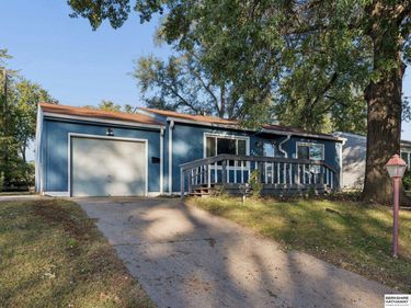 7402 S 76th Avenue, La Vista, NE 68128