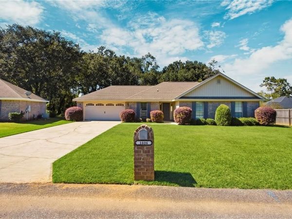 1606 Woodforest Drive , Semmes, AL 36575