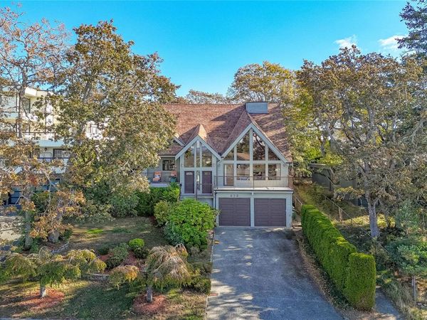 878 Denford Cres, Saanich, BC V8X 4N1