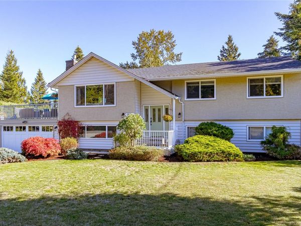 1650 Yeo St , Nanoose Bay, BC V9P 9C7