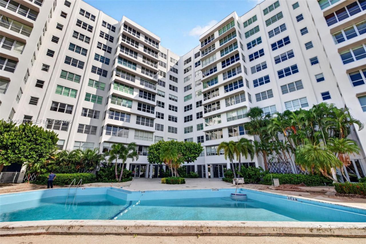 9102 W Bay Harbor Dr , Unit 9BW, Bay Harbor Islands, FL 33154 Photo
