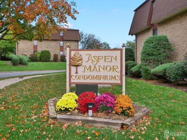296 Alpine Way , Woodbridge, NJ 07095