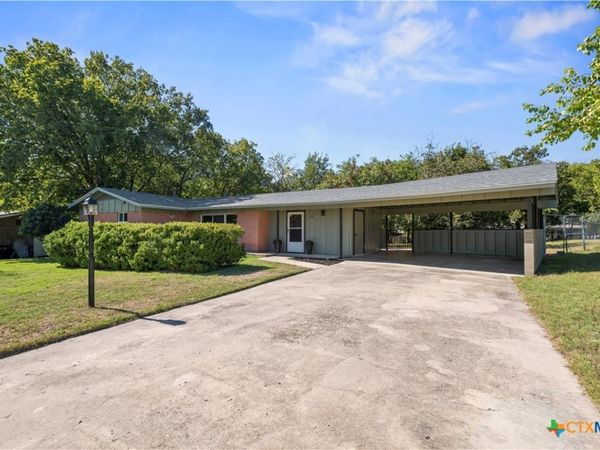 4 Gillen Court , Lampasas, TX 76550