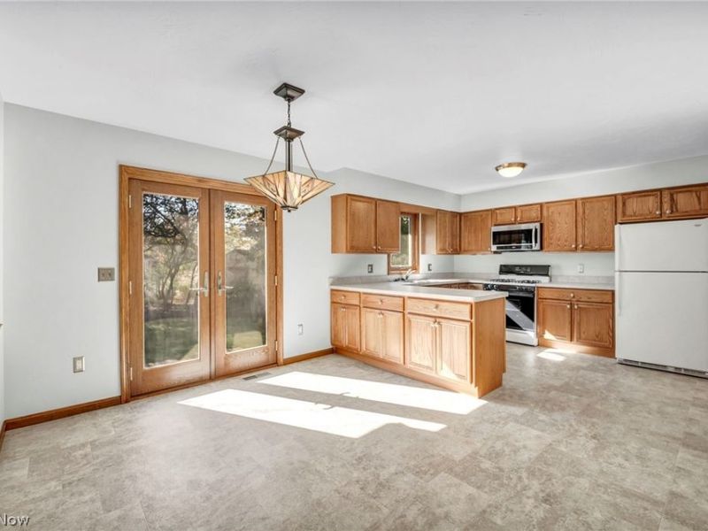 4081 Clearwater Drive, Parma, OH 44134 Photo 14