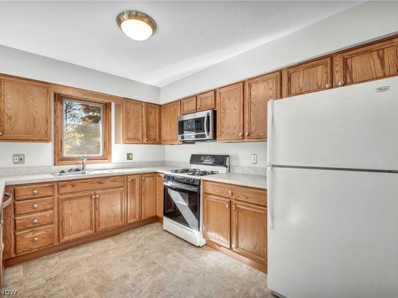 4081 Clearwater Drive, Parma, OH 44134 Photo 16