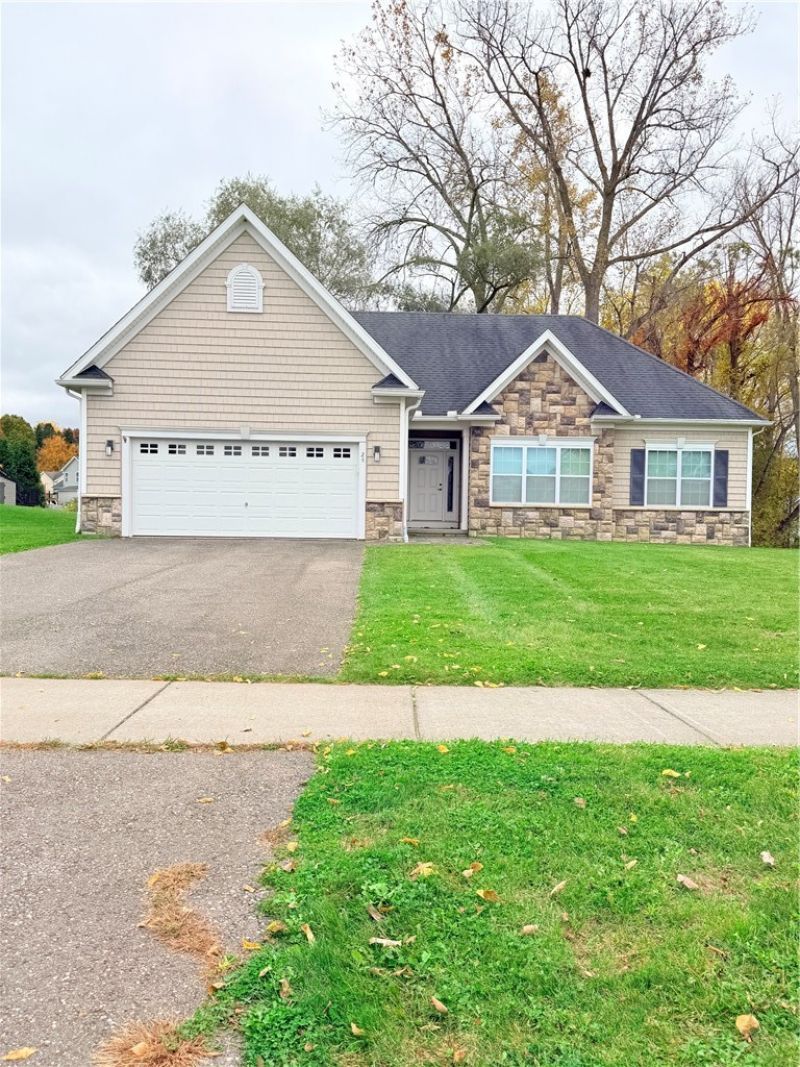 24 Sedgley Park, Rochester, NY 14586 Main Photo