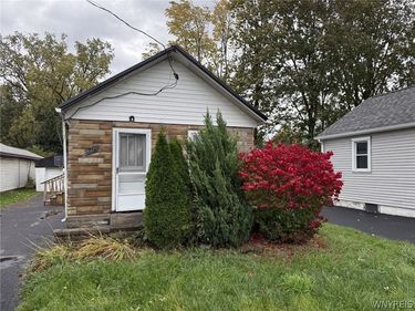 959 Erie Avenue , Tonawanda, NY 14120