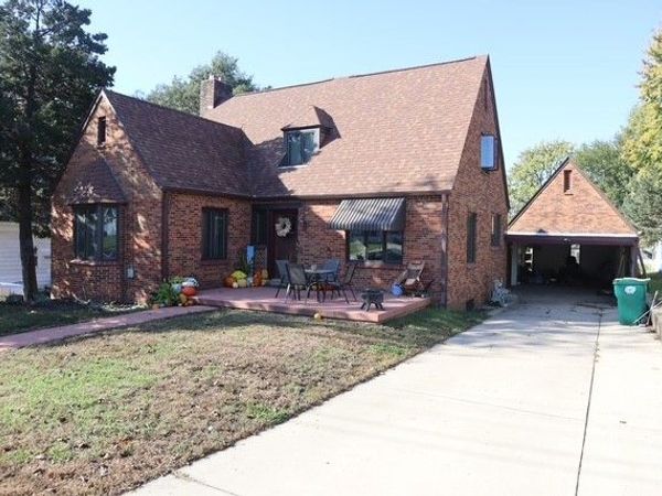 119 5th Street, Walnut, IL 61376