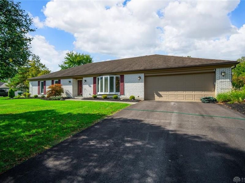 1582 Roamont Drive, Washington Township, OH 45459 Photo 3