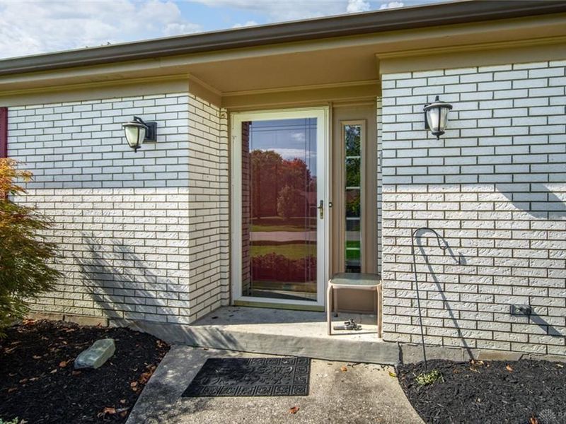 1582 Roamont Drive, Washington Township, OH 45459 Photo 8