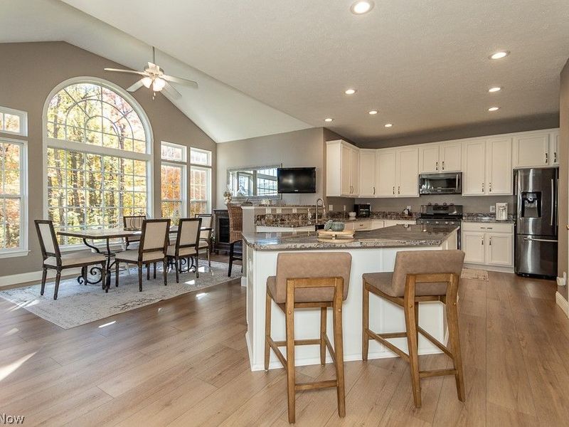 10138 Creekview Court , Streetsboro, OH 44241 Photo 2