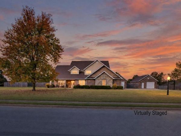 209 Ohara Lane , Elm Springs, AR 72762