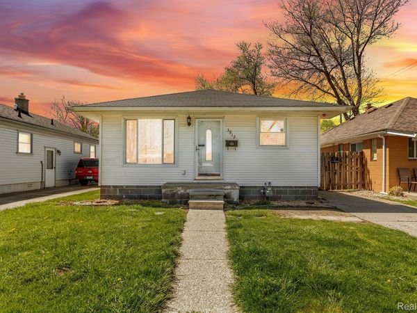 3912 ZIEGLER Street , Dearborn Heights, Mi 48125