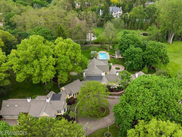 760 Lone Pine Road , Bloomfield Hills, Mi 48304