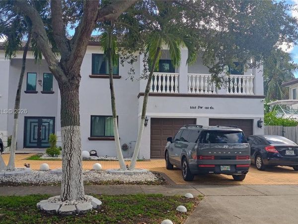 3253 SW 150 CT , Miami, FL 33185