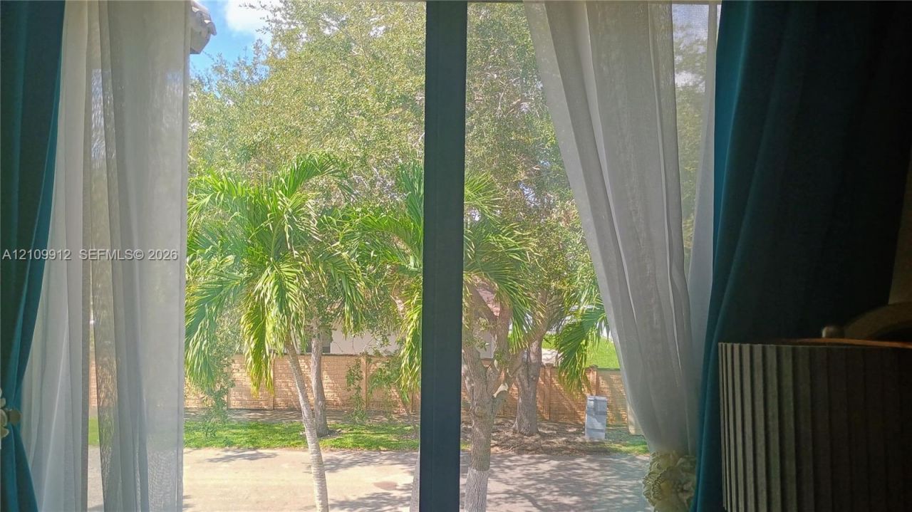 3253 SW 150 Ct , Miami, FL 33185 Photo
