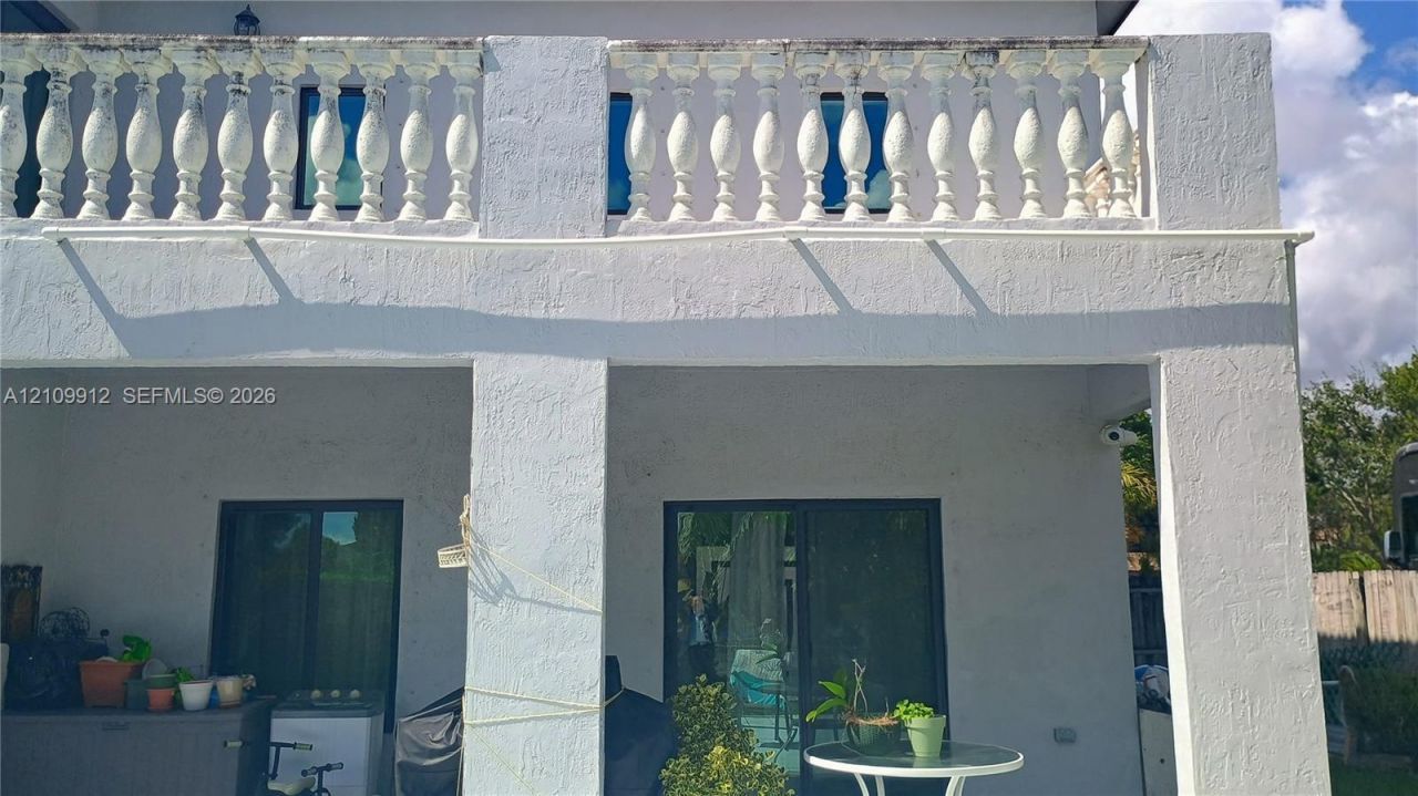 3253 SW 150 Ct , Miami, FL 33185 Photo