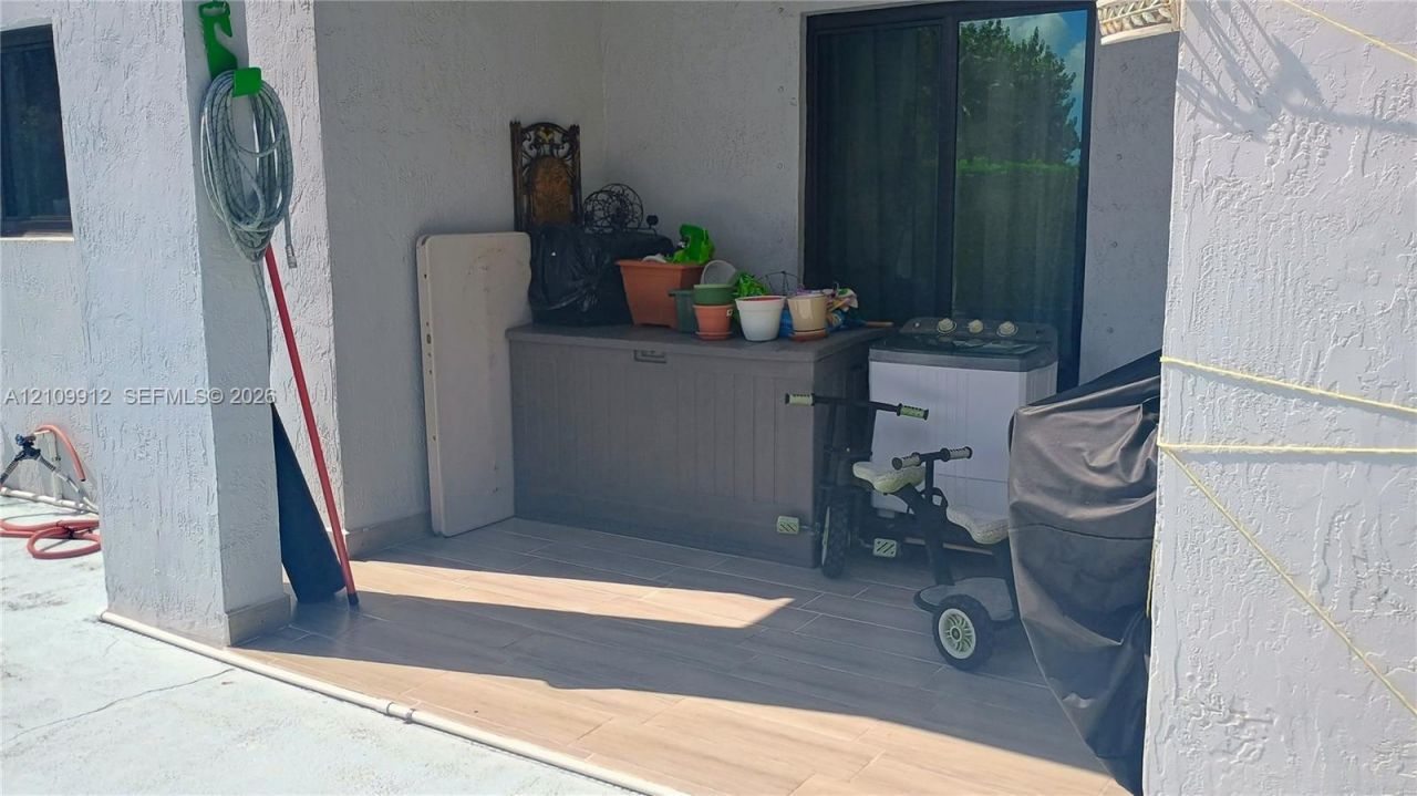 3253 SW 150 Ct , Miami, FL 33185 Photo