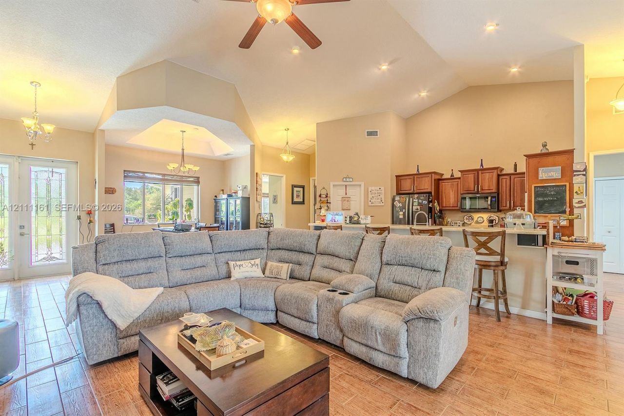 374 Parker St NE , Lake Placid, FL 33852 Photo