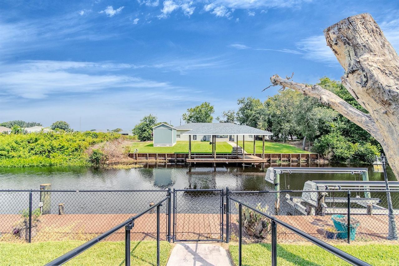 374 Parker St NE , Lake Placid, FL 33852 Photo