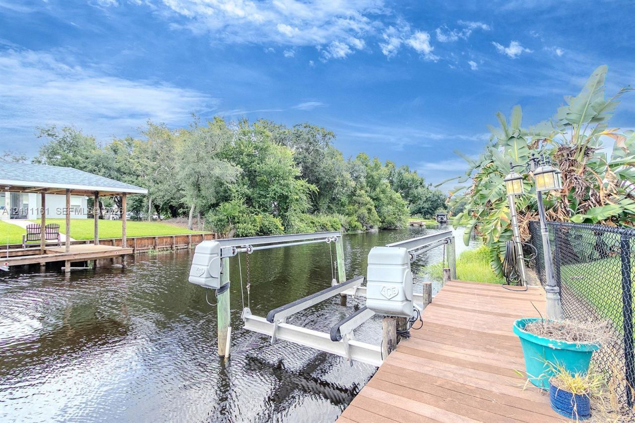 374 Parker St NE , Lake Placid, FL 33852 Photo