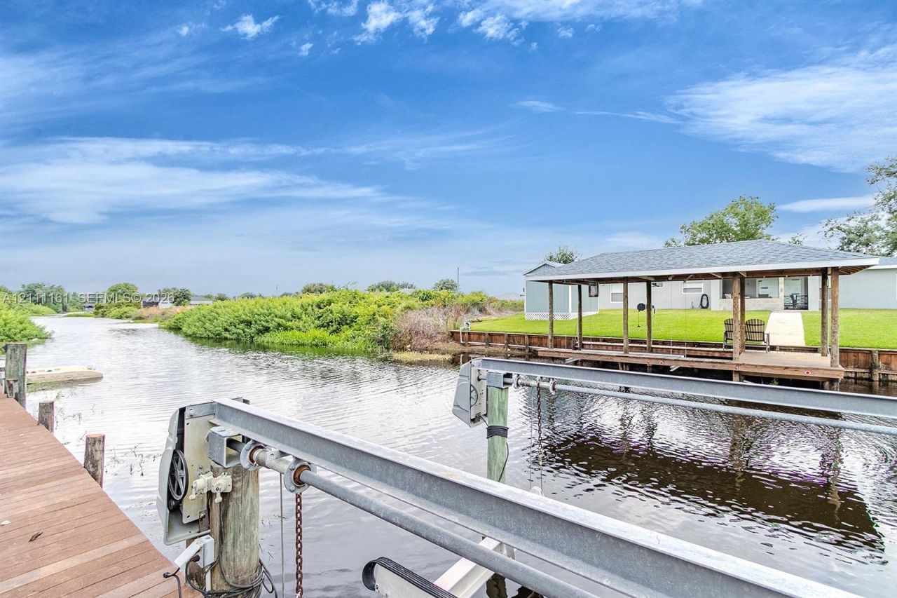 374 Parker St NE , Lake Placid, FL 33852 Photo