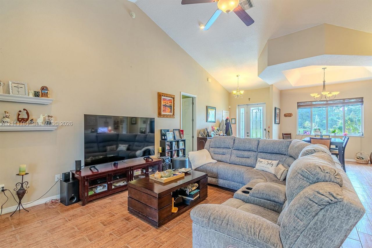 374 Parker St NE , Lake Placid, FL 33852 Photo
