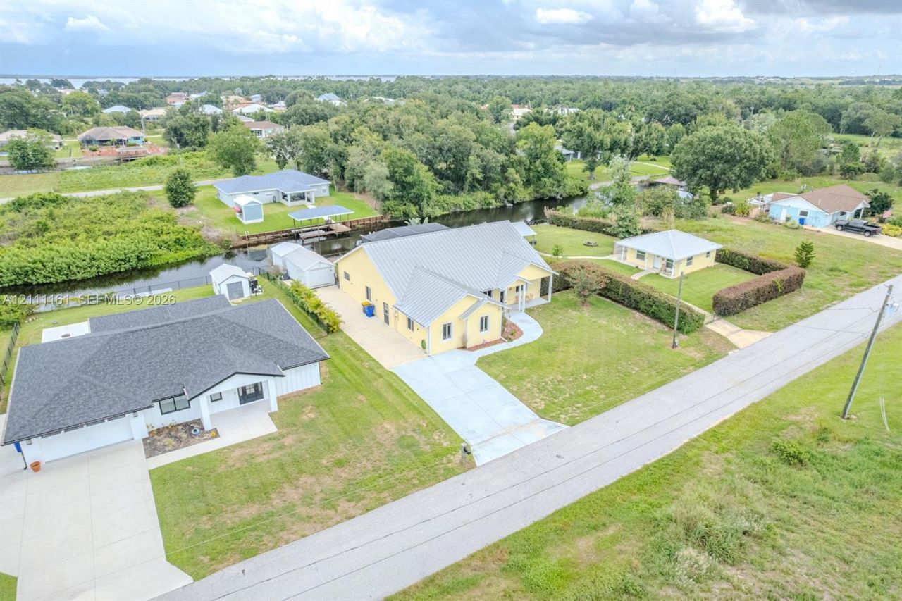 374 Parker St NE , Lake Placid, FL 33852 Photo