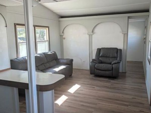 8 S FRONT STREET , SAINT CLAIR, PA 17970