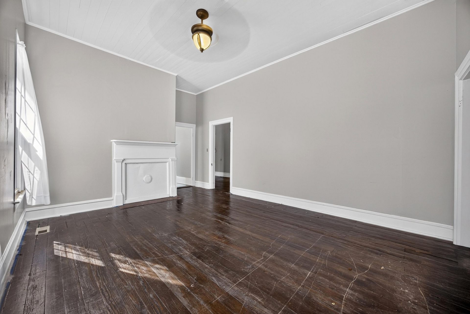 137 Railroad Avenue Photo 12