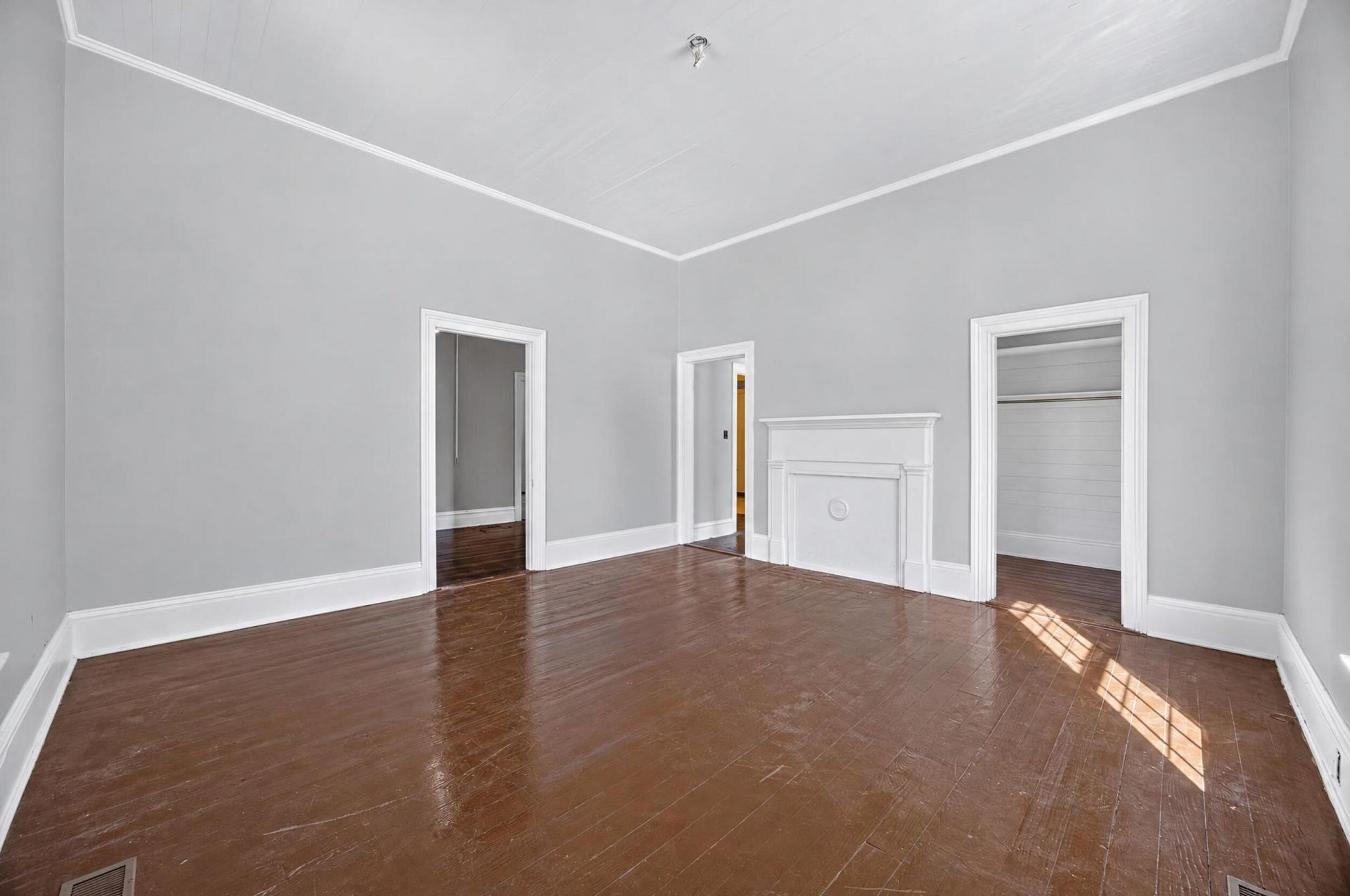 137 Railroad Avenue Photo 18