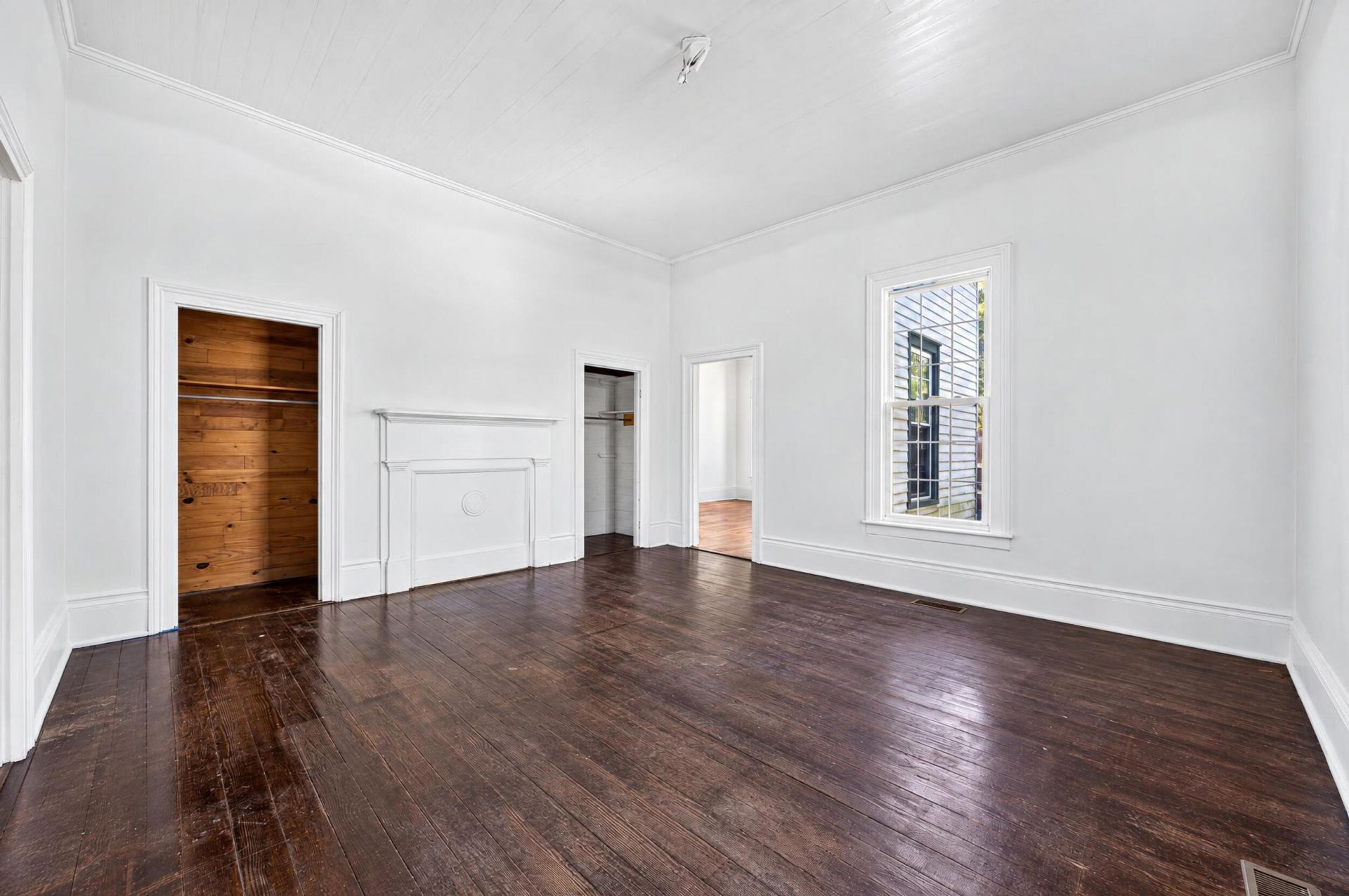 137 Railroad Avenue Photo 19