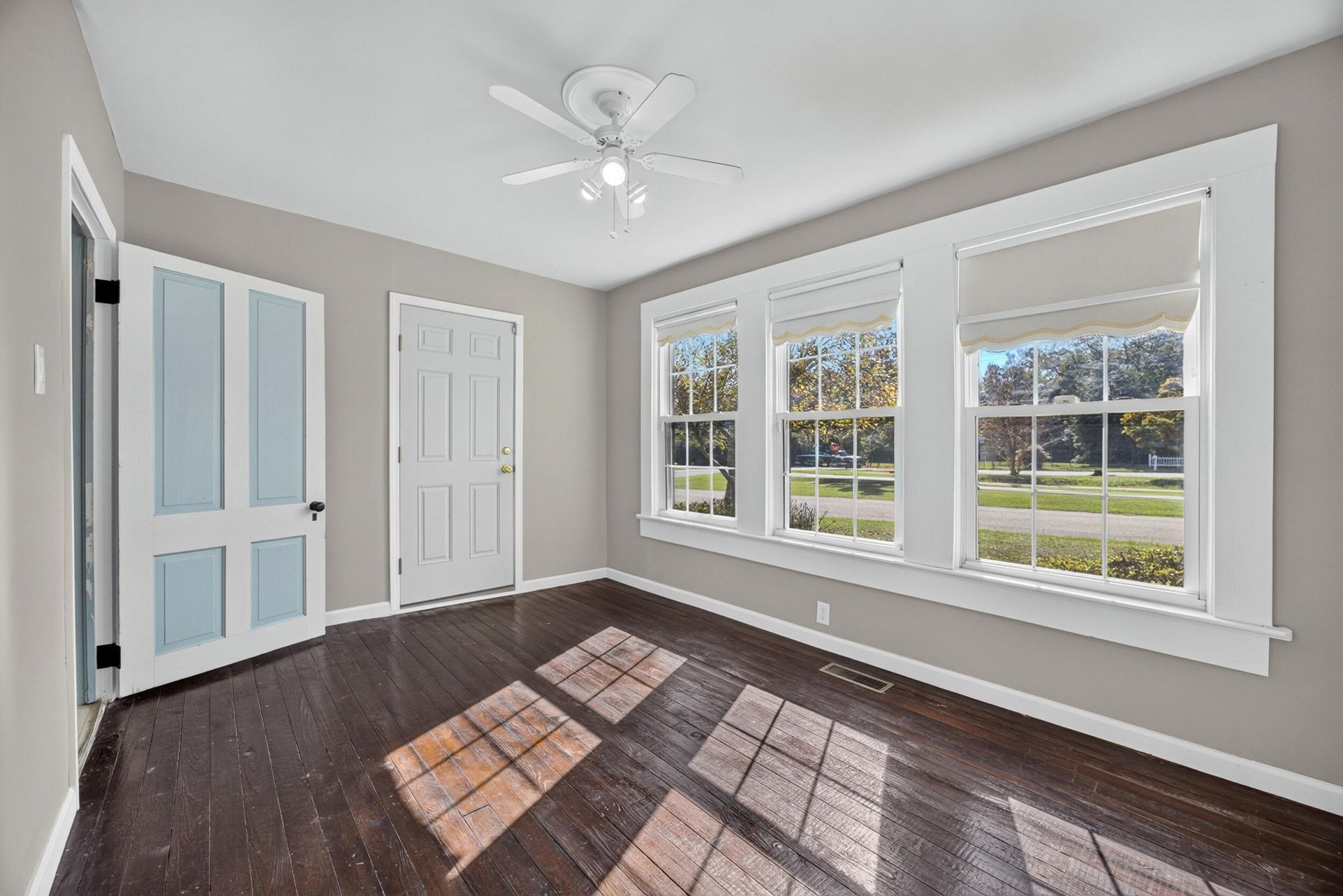 137 Railroad Avenue Photo 21