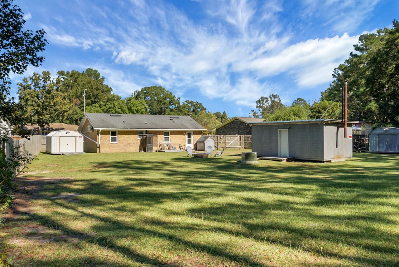 211 Mulberry Drive Photo 32