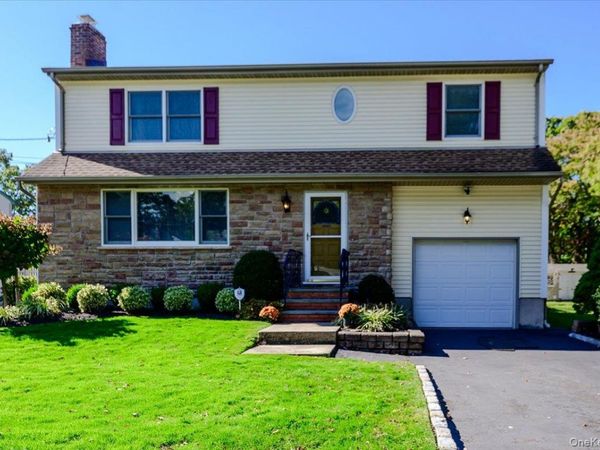 1924 Louis Kossuth Avenue , Ronkonkoma, NY 11779