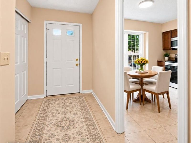 10935 Brookgreen Court, Unit 62, Sycamore Township, OH 45242 Photo 3