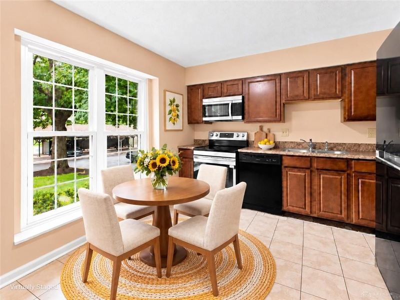 10935 Brookgreen Court, Unit 62, Sycamore Township, OH 45242 Photo 4