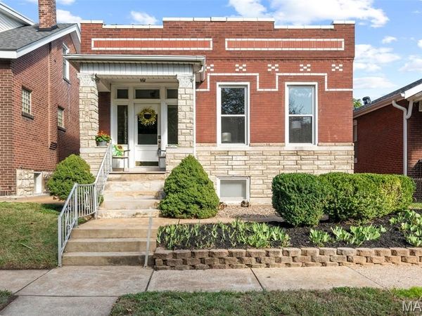 4623 Rosa Avenue , St Louis, MO 63116