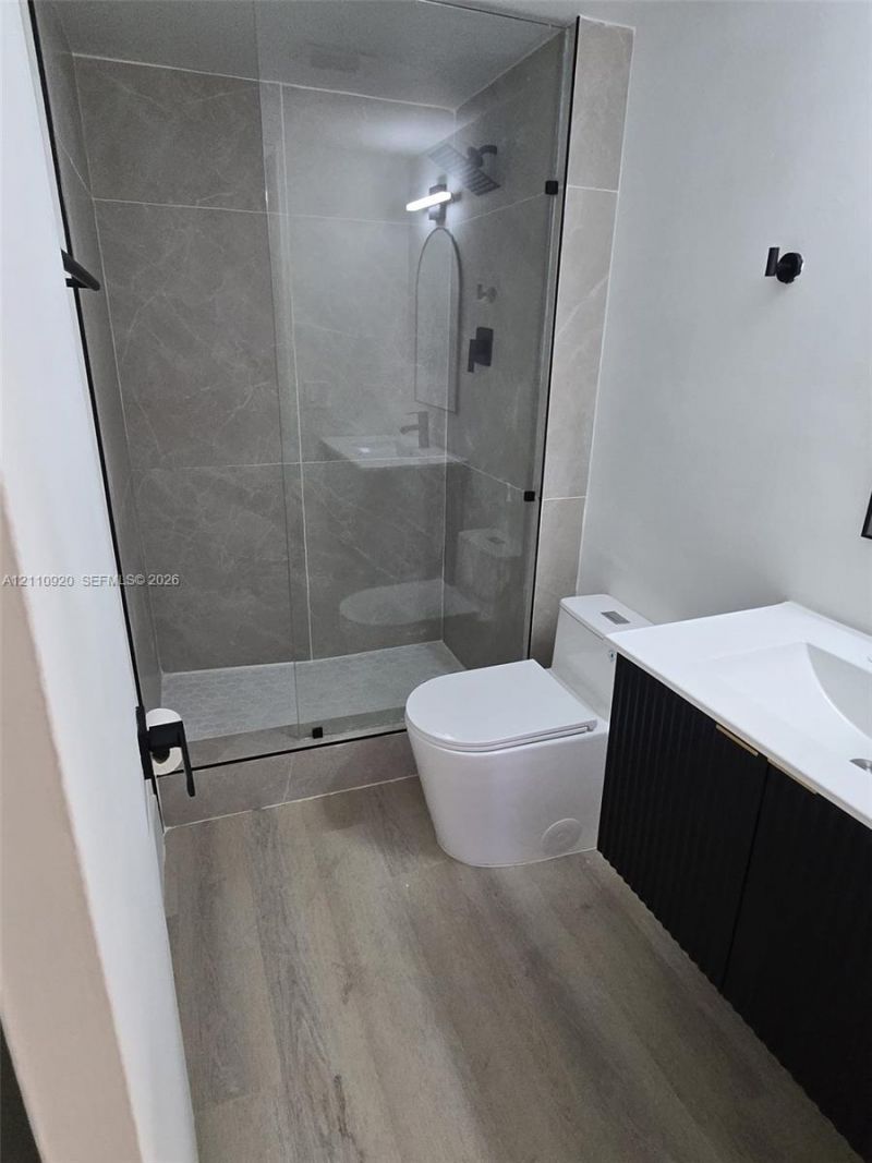 486 NW 165th St Rd , Unit B-305, Miami, FL 33169 Photo