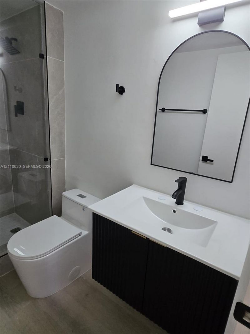 486 NW 165th St Rd , Unit B-305, Miami, FL 33169 Photo