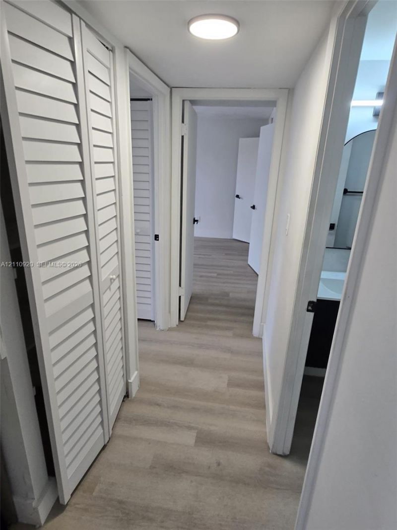 486 NW 165th St Rd , Unit B-305, Miami, FL 33169 Photo