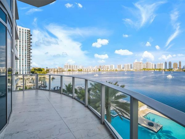 17111 Biscayne Blvd , Unit 411, North Miami Beach, FL 33160