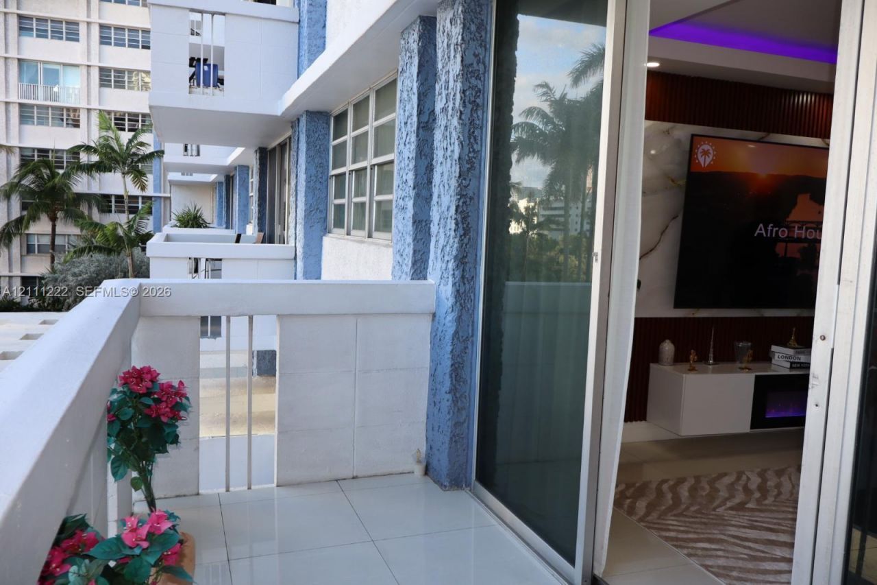 800 West Ave , Unit 426, Miami Beach, FL 33139 Photo