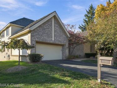 5150 Oakbrooke Drive, Unit 11, West Bloomfield Township, Mi 48323