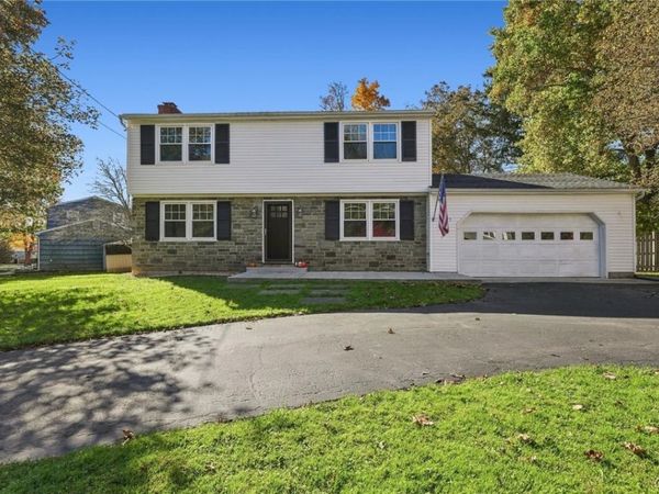 8235 Eden Lane , Baldwinsville, NY 13027