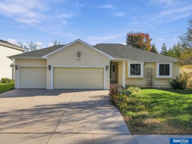 6432 Blackstone Road, Lincoln, NE 68526