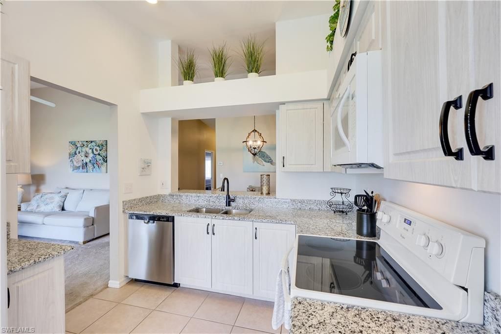 7360 Glenmoor Ln , Unit 303, Naples, FL 34104 Photo