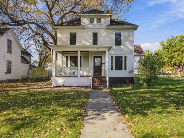 503 9th Street S, Fargo, ND 58103