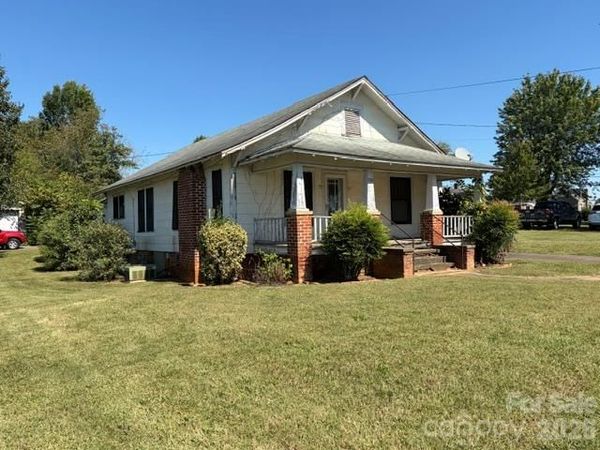 706 Carbon City Road , Morganton, NC 28655