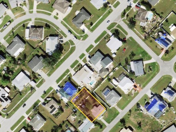 2437 IVANHOE STREET, PORT CHARLOTTE, FL 33952